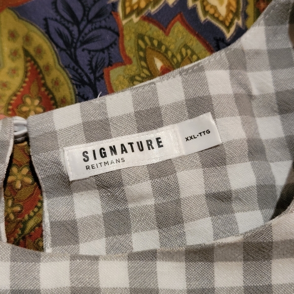 BNWOT linen blend sage green gingham sleeveless blouse - Picture 2 of 3